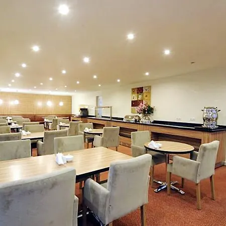 卡德兹酒店 3* 伯萨